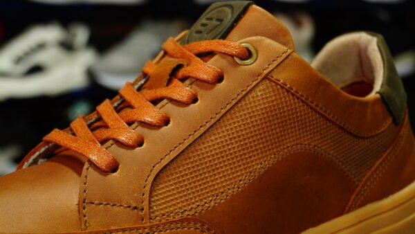 Zapato Deportivo En Cuero Estrato 7 - Imagen 2